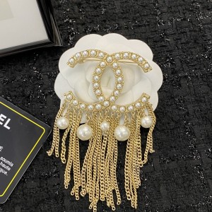 Fashion Jewelry Accessories Brooch with tassels Gold A1227