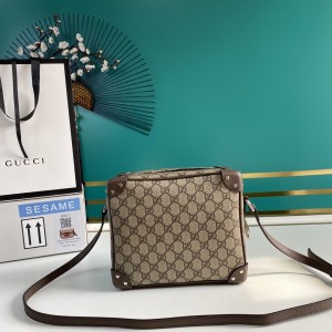 Gucci Handbags Cross body Bag GG bag GG shoulder bag with leather details 626363 