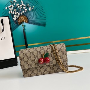 Gucci Handbags GG bag Gucci small bag GG Supreme Canvas Chain Wallet 481291