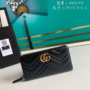 Gucci Wallet Women's Wallet Black Chevron Leather GG wallet GG Marmont zip around wallet 443123