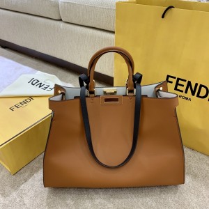 FENDI Brown Leather Shopper Bag Large Shoulderbag 40cm 112350