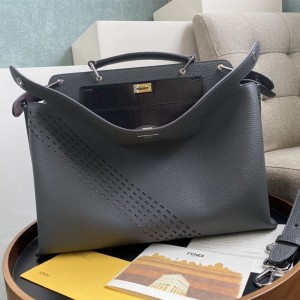 FENDI Peekaboo Iconic Essential Gray leather bag Shoulderbag 41cm 112355